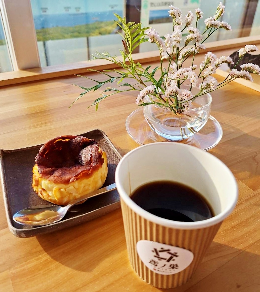 ご当地コーヒー笠山とバスク風チーズケーキ